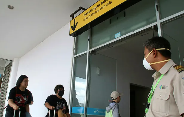 Koronavirüs Avrupa'ya sıçradı! Termal kameralardan geçmelerine rağmen...-4