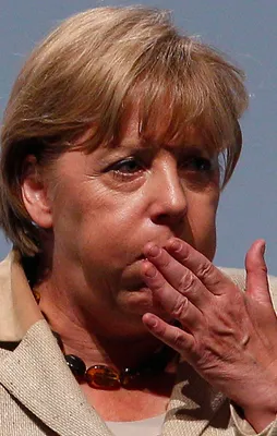 Merkel'in popülaritesi düştü