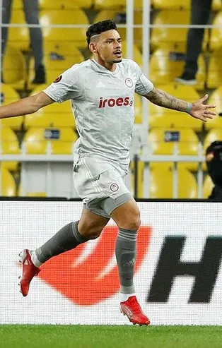 Fenerbahçe forvet transferi için harekete geçti: Ya Aleksandar Pesic ya Tiquinho Soares! Bu hafta imzayı atacak