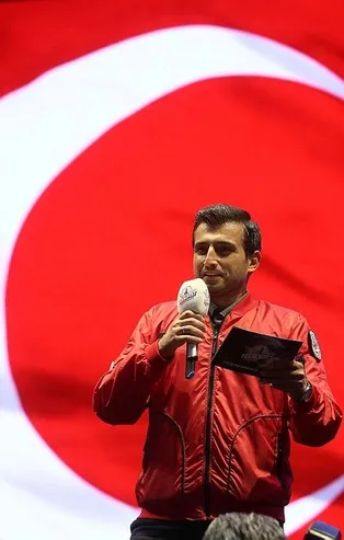 Selçuk Bayraktar üretim hattındaki Kızılelma'yı anlattı! Dikkat çeken hız özelliği