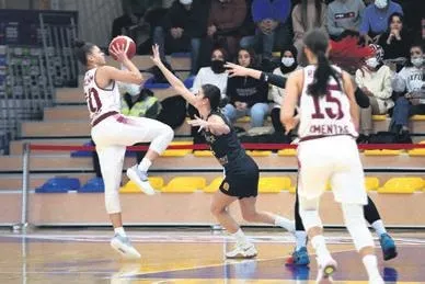 besiktas-gecen-sezon-aboubakar-ve-larin-katkilarini-mumla-ariyor-batshuayi-ve-kenan-karaman-geride-kaldi-1638131495122.jpeg Beşiktaş geçen sezon Aboubakar ve Larin katkılarını mumla arıyor! Batshuayi ve Kenan Karaman geride kaldı-10