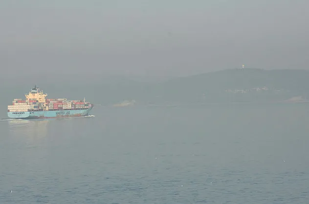 Çanakkale Boğazı gemi geçişlerine kapatıldı