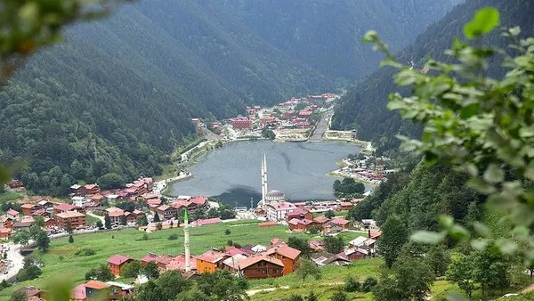 Karadeniz’e tatilci akını! Doğa tatiline ilgi duyanlar akın etti