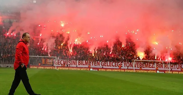 Galatasaray, Beşiktaş derbisi öncesi taraftarıyla buluştu