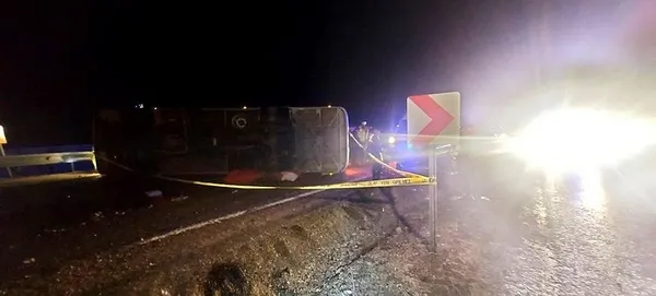 kayseride-devrilen-yolcu-otobusundeki-3-kisi-oldu-cok-sayida-kisi-yaralandi-1680742057795.jpeg Kayseri'de devrilen yolcu otobüsündeki 3 kişi ölü, 19 yaralı-6