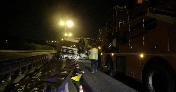 Kocaeli TEM'de tır, kamyon ve otobüs birbirine girdi: Yaralılar var