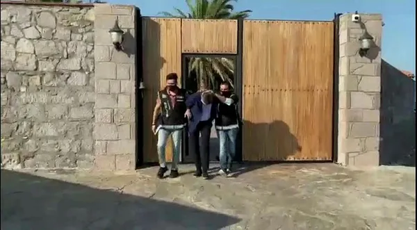 son-dakika-organize-suc-orgutu-lideri-sedat-pekerin-kilit-adami-canakkalede-yakalandi-1622202920729.jpg SON DAKİKA! Organize suç örgütü lideri Sedat Peker'in kilit adamı Çanakkale'de yakalandı-1