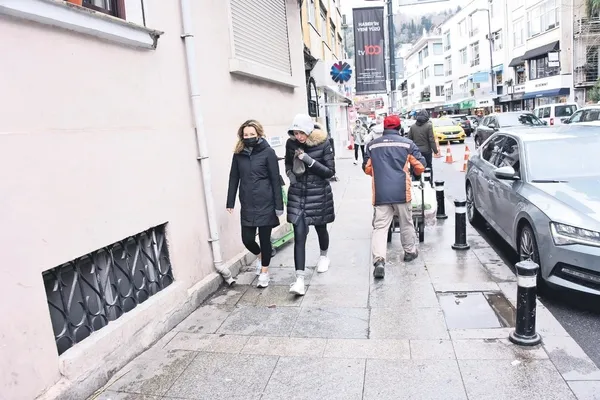 Nerede maske nerede mesafe? Emina Jahovic koronavirüse yakalandığı günleri çabuk unuttu!-2