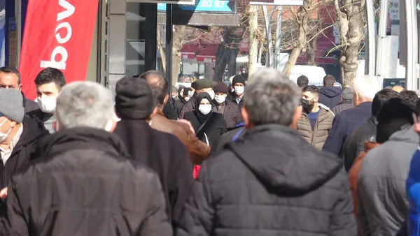 son-dakika-tokatta-vaka-sayilari-artti-dugun-ve-nikahlar-ertelendi-spor-salonlari-hayvan-pazarlari-kapandi-1614174390776.jpg SON DAKİKA: Tokat'ta vaka sayıları arttı! Düğün ve nikahlar ertelendi! Spor salonları hayvan pazarları kapandı-3