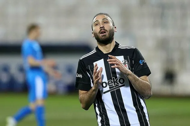Beşiktaş'ın kadrosuna katmak istediği Cenk Tosun'a Al Hilal kancası! 5 milyon Euro maaş ve 2 yıllık sözleşme teklif etti