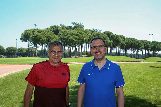 EURO 2020 öncesi Milli Takım kampında eğlenceli anlar! Bakan Muharrem Kasapoğlu sordu Şenol Güneş yanıtladı