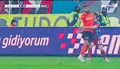 Trabzonspor'dan hakem hatalarına büyük tepki: Emeğimizi çaldılar üç puanımızı gasp ettiler-3