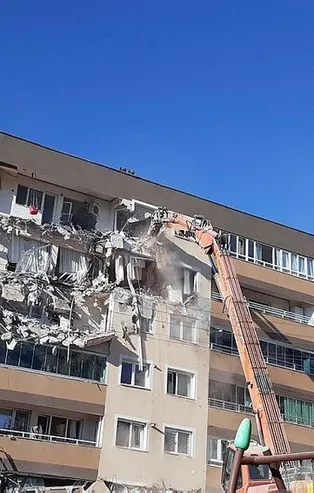 İzmir'de deprem felaketi sonrası ikinci tehlike! Kanser riskini arttırıyor