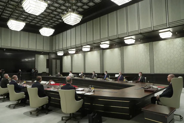 hangi-komutanlar-emekli-oldu-hangi-komutanlar-terfi-etti-2020-yas-kararlari-1595509838259.jpg Hangi komutanlar emekli oldu? Hangi komutanlar terfi etti? 2020 YAŞ kararları-5