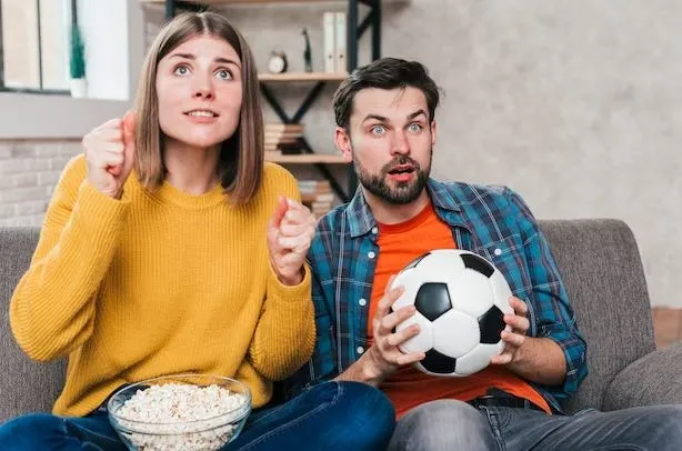 galatasaray-fenerbahce-derbisi-sifresiz-veren-yabanci-kanallar-azerbaycan-abd-cin-rusya-1740403775104.jpg Galatasaray - Fenerbahçe maçını veren yabancı kanallar listesi-4