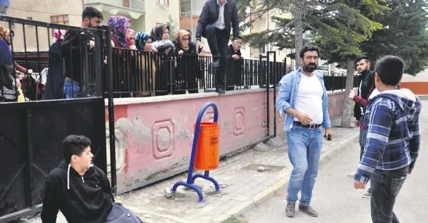 Ahmet ağladı!
