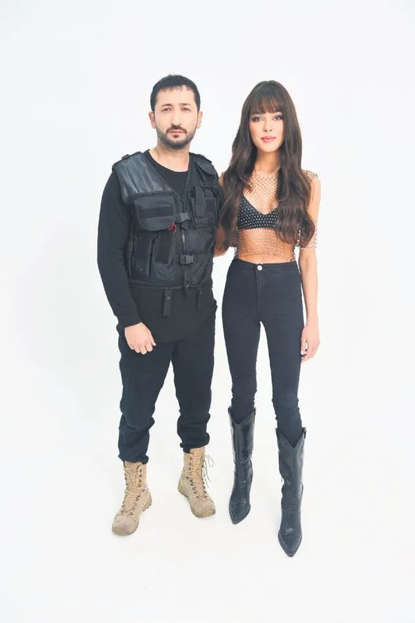 serenay-sarikayadan-kerem-bursin-itirafi-simdi-bana-gel-dese-1681588676666.jpeg Serenay Sarıkaya'dan Kerem Bürsin itirafı: "Şimdi bana gel dese..."-14