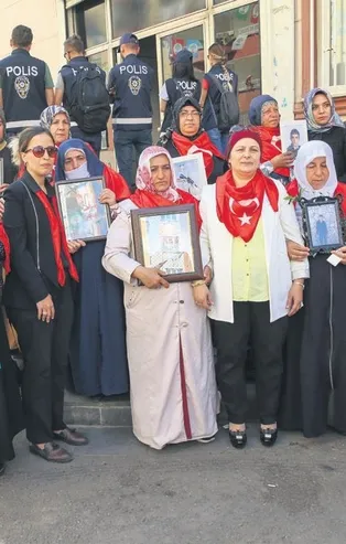 Diyarbakır'daki annelerin evlat nöbeti sürüyor