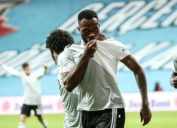 besiktasta-cyle-larin-karari-sozlesme-uzatmazsa-1626546075278.jpeg Beşiktaş’ta Cyle Larin kararı! Sözleşme uzatmazsa...-3