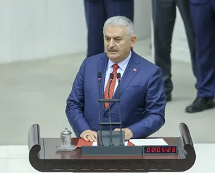 ’Milletin kararlılığı ve cesareti darbecilere darbe indirmiştir’