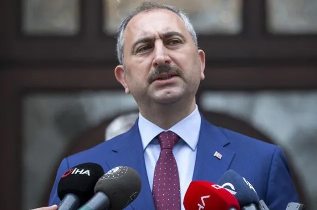 Son dakika: Adalet Bakanı Gül: Çok zaruri olmadıkça adliyeye gitmenize gerek yok