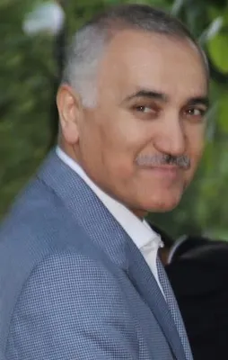 Alzheimerlı yaşlı çiftin evine girip darbeyi yönetti
