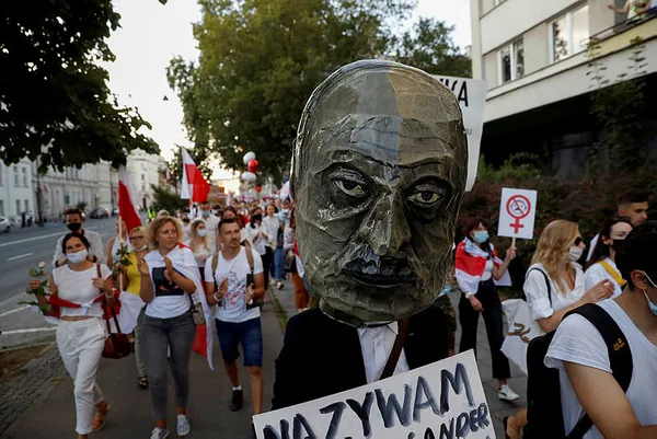 belarus-cumhurbaskani-aleksandr-lukasenko-kendisini-protesto-edenleri-sukunete-cagirdi-1597429045545.jpg Belarus Cumhurbaşkanı Aleksandr Lukaşenko: Durmanız, başınızı iki elinizin arasına alarak sakinleşmeniz lazım-5