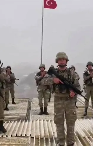 Mehmetçik'ten sağlık çalışanlarına alkışlı destek