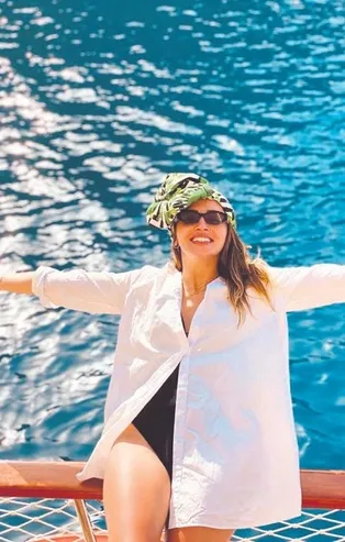 Zehra Yılmaz'dan 'Göcek' pozu