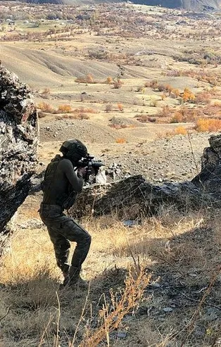 Son dakika: Hakkari'de çok sayıda PKK mühimmatı ele geçirildi