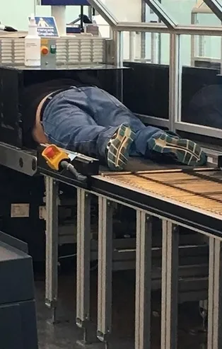 Havaalanlarında karşılaşılan ilginç tipler