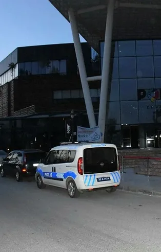 Son dakika: İzmir'de AVM'ye pompalı tüfekle saldırı