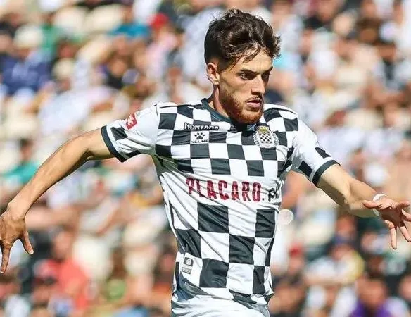 Sağa iki aday Malheiro&Atal