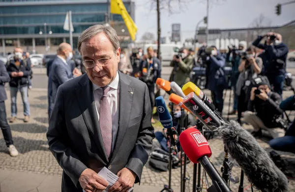 son-dakika-armin-laschet-kimdir-merkel-sonrasi-donem-icin-hristiyan-birlik-partileri-armin-lascheti-aday-gosterdi-secilirse-bir-ilki-basaracak-1618917144608.jpg SON DAKİKA: Armin Laschet kimdir? Merkel sonrası dönem için Hristiyan Birlik partileri Armin Laschet'i aday gösterdi! Seçilirse bir ilki başaracak-2