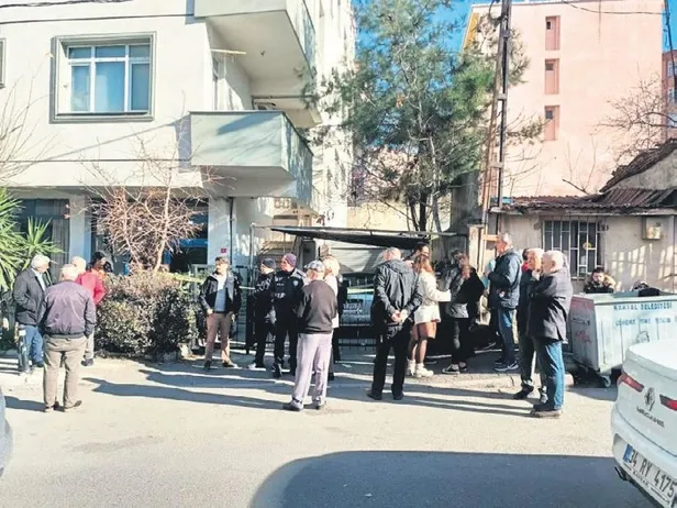 abdde-olen-unlu-yapimci-ahmet-ertegunle-ilgili-taciz-iddiasi-beni-helikopterde-1673310473169.jpeg ABD’de ölen ünlü yapımcı Ahmet Ertegün’le ilgili taciz iddiası! "Beni helikopterde..."-6