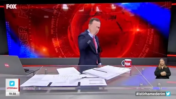 amerikan-sermayeli-tetikci-selcuk-tepeliden-ucuz-sov-kameraya-bardak-firlatti-sekilden-sekle-girdi-1653069768445.jpeg Amerikan sermayeli tetikçi Selçuk Tepeli'den ucuz şov: Kameraya bardak fırlattı, şekilden şekle girdi... Fox TV görüntüleri kaldırdı...-4