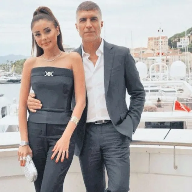 Silahla evini bastı