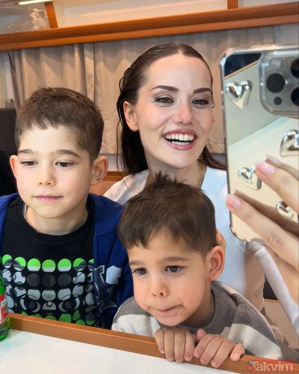 Fahriye Evcen ile Burak Özçivit’in oğulları Karan ve Kerem’in karavan macerası! Özçivit kardeşlerin eğlenceli anları... - 10