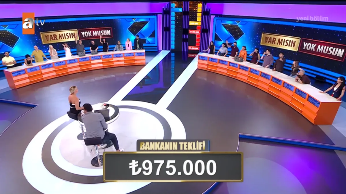 annesini-cekistirirken-sahnede-yakalandi-studyoda-buz-gibi-esen-dedikodu-ani-1787173656317.png Annesini çekiştirirken sahnede yakalandı! Stüdyoda buz gibi esen dedikodu anı-10