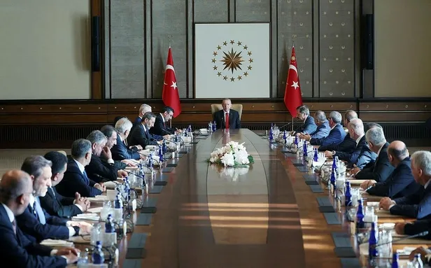 baskan-erdogan-tobb-heyetini-kabul-etti-baskandan-net-mesaj-fahis-fiyat-balonunu-yavas-yavas-sonduruyoruz-1693410791397.jpeg