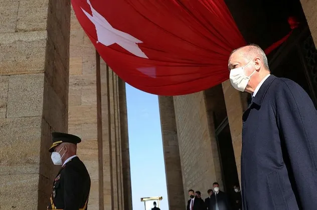 Başkan Erdoğan'dan saat 09.05'te 'Atatürk' paylaşımı