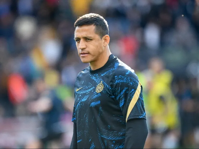 trabzonsporda-8-transfer-gundemde-sampiyonlugun-fitilini-atesleyecek-yildizlar-yola-cikti-1718113049719.jpg Trabzonspor'da 8 transfer gündemde! Şampiyonluğun fitili ateşlendi-11