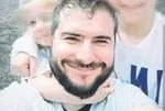 Eşinin gözleri önünde bıçaklandı!