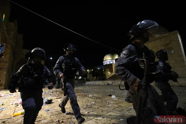 Kudüs'te İsrail terörü! İsrail polisi Mescid-i Aksa’da namaz kılan cemaate saldırdı - 13