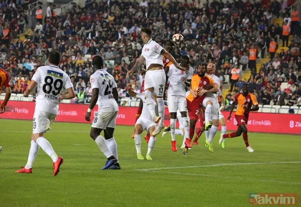 Galatasaray'da Selçuk İnan penaltı pozisyonuna açıklık getirdi! - 11