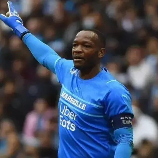 Steve Mandanda futbolu bıraktı