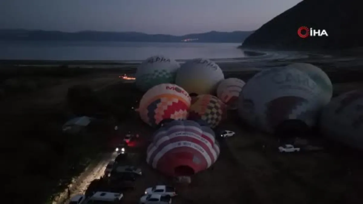 Salda Gölü'nde sıcak hava balonuyla ilk uçuş