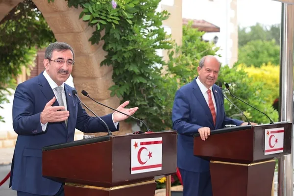 Son dakika: KKTC'de ikili görüşme! Cumhurbaşkanı Yardımcısı Cevdet Yılmaz: Geçmişteki birikimle geleceğe yürüyeceğiz-9