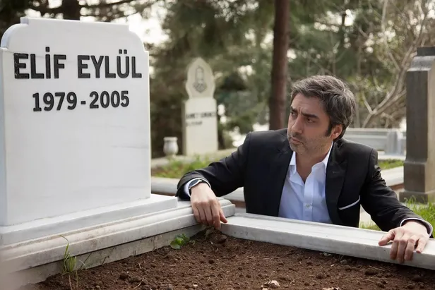 kurtlar-vadisindeki-elif-eylul-bilmecesi-20-yil-sonra-cozuldu-meger-rol-ilk-ona-teklif-edilmis-reddettigi-icin-1679999444063.jpg