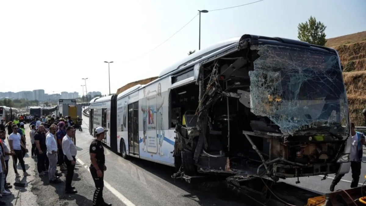 Ölümlü metrobüs dehşetinde ilk duruşma! Ne şoför ne yetkili suçunu kabul etmedi: Maksimum hız ilerlemiş